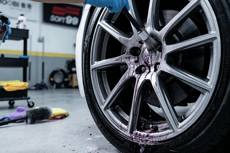 DIY 專業洗鈴教學：MOOBI 示範深層清除車鈴迫力粉及鐵粉反應。